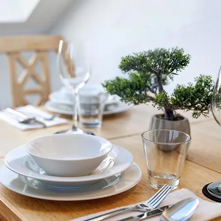 Schoene Whg. 3 Schlafzimmer Balkon דירה