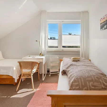 Schoene Whg. 3 Schlafzimmer Balkon דירה *