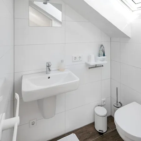 Schoene Whg. 3 Schlafzimmer Balkon